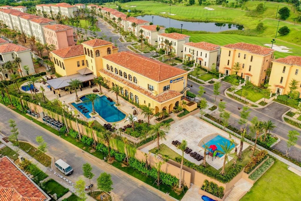 Wyndham Sky Lake Resort and Villas Chương Mỹ, Hà Nội