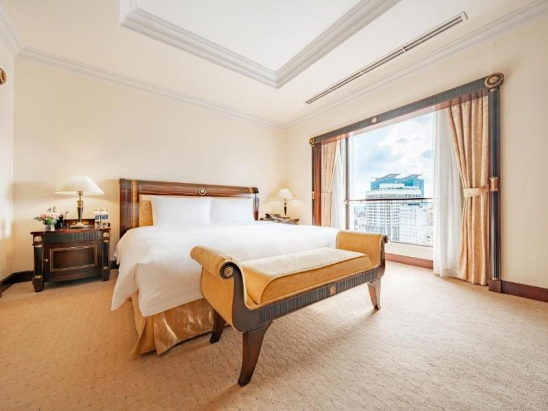 Deluxe Suite hướng phố/sông