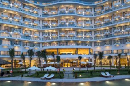 [Combo 2N1Đ] Riviera Cam Ranh Resort 5⭐ + Ăn sáng